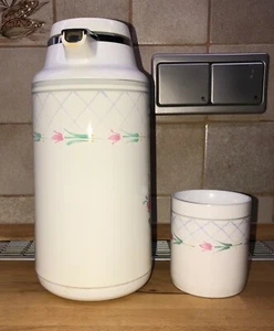 Thermoskanne mit Kaffeebecher Nr. 2 - Bild 1 von 1