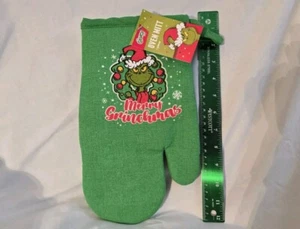 Guantone da Forno Nuovo 11,5" Verde Buon Grinchmas 2023 - Grinch In Corona Natale - Foto 1 di 9