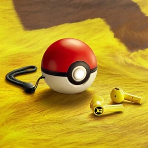 Razer Pikachu Headphones / Earphones with Poké Ball Charging Case / Limited Edition - Picture 1 of 11