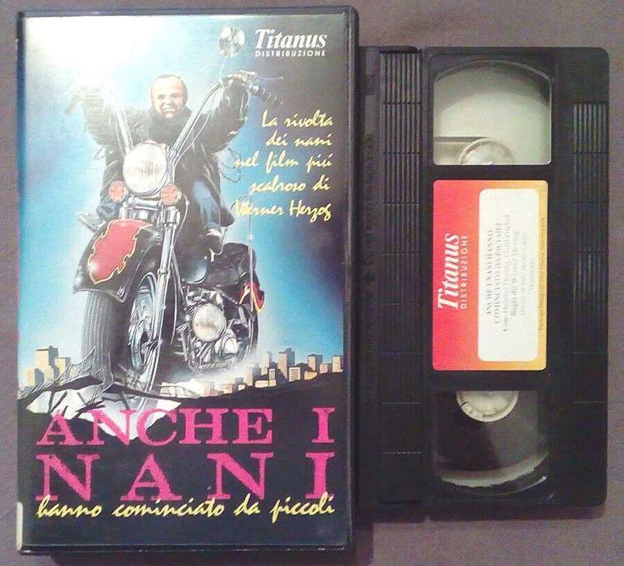 VHS Film Drammatico ANCHE I NANI HANNO COMINCIATO DA PICCOLI ex nolo(V2) - Immagine 1 di 1