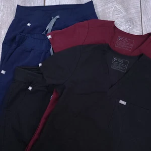 Lot Of FIGS Womens XS Zamora Jogger Scrub Pants And Catarina 1 Pocket Tops - Picture 1 of 21