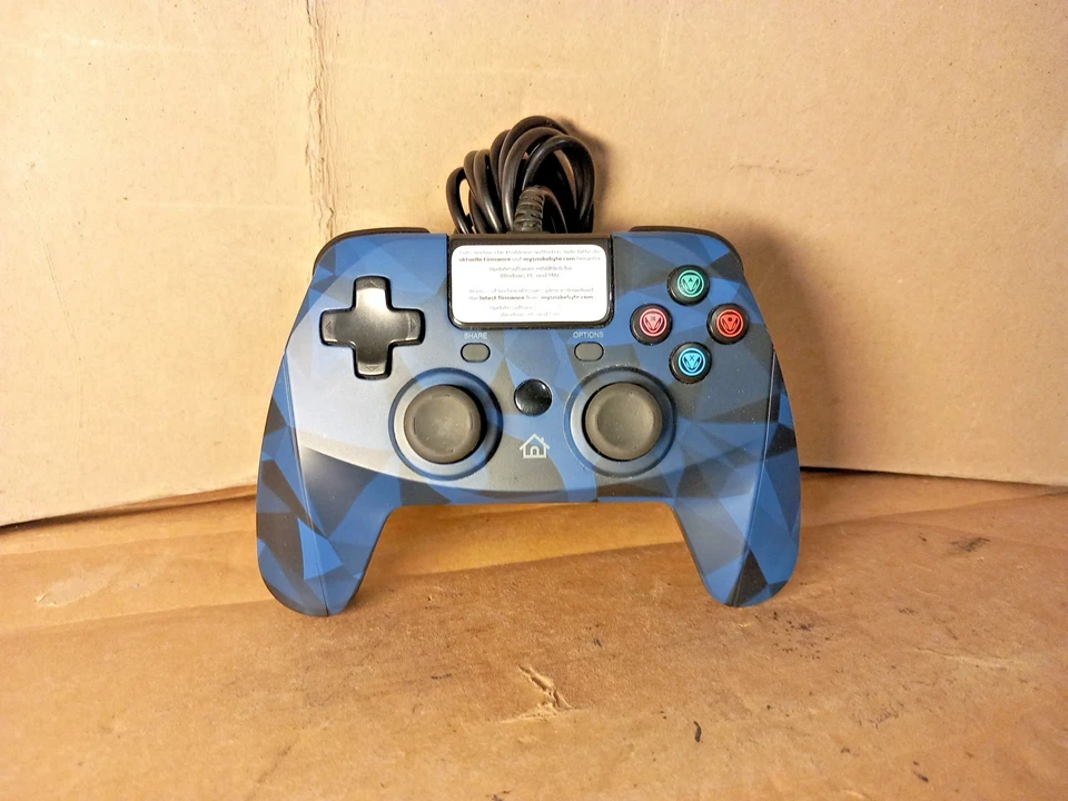 Snakebyte GamePad 4S Wireless Camouflage PS4 Controller SB912726 Slim Controller - Image 1 of 4