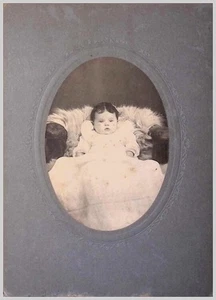 1904 Photograph Infant Portrait Edwardian Era White Gown Fur - Picture 1 of 2