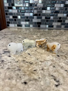 4er Set Zuni Stil Bison Büffel Fetisch geschnitzte Figur Onyx - Bild 1 von 6