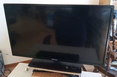 Samsung UN32EH4050F 32” LED TV 2 HDMI - Image 1 of 4