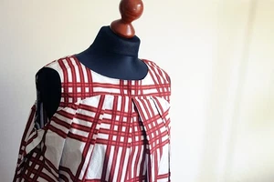 NEU! BEZAUBERNDE RUNDHOLZ BLUSE TUNIKA , FRAISE CHECK,  100% BW, Gr. S M - Bild 1 von 8