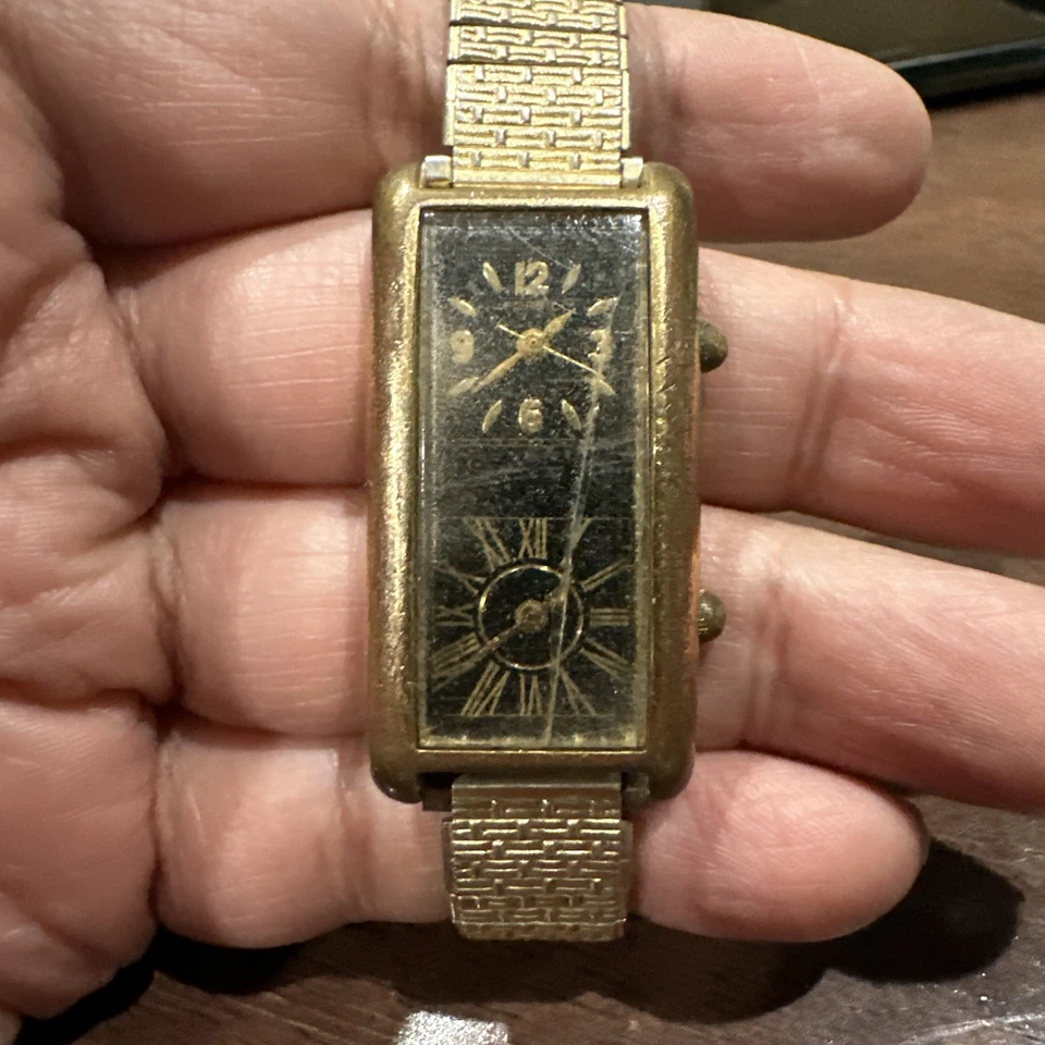 Vintage FOSSIL 21mm DUAL TIME TANK QUARTZ Both Working DR 2012 Rare- Dial Crack - Image 1 of 4