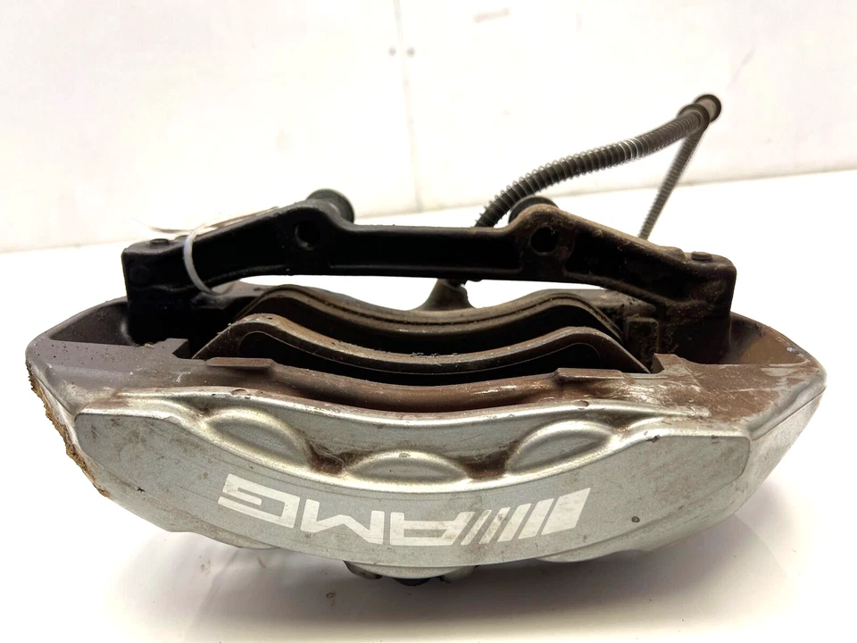 Pinza de freno delantera Mercedes Benz E63 AMG 2010 11 con soporte lado del conductor izquierdo OEM Foto 1 de 4