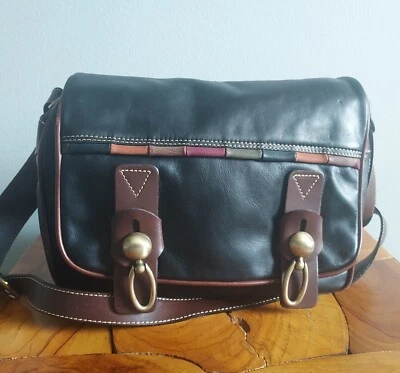 Bolso Bandolera Francesco Biasia Vintage Cuero Negro Marrón Latón Italia  Foto 1 de 4