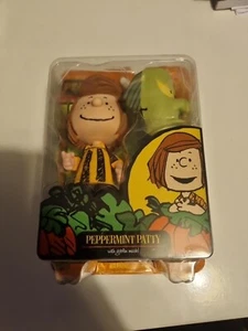 2009 FOREVER FUN PEANUTS Peppermint PattyGoblin Mask FIGURE New Charlie Brown - Picture 1 of 9