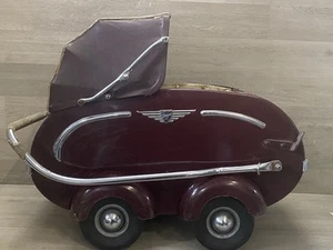 VINTAGE TRIANG DOLLS PRAM, 1940'S COLLECTORS PIECE OR FILM PROP - Picture 1 of 18