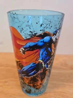 Vidrio Superman de 16 oz de DC Comics Foto 1 de 4
