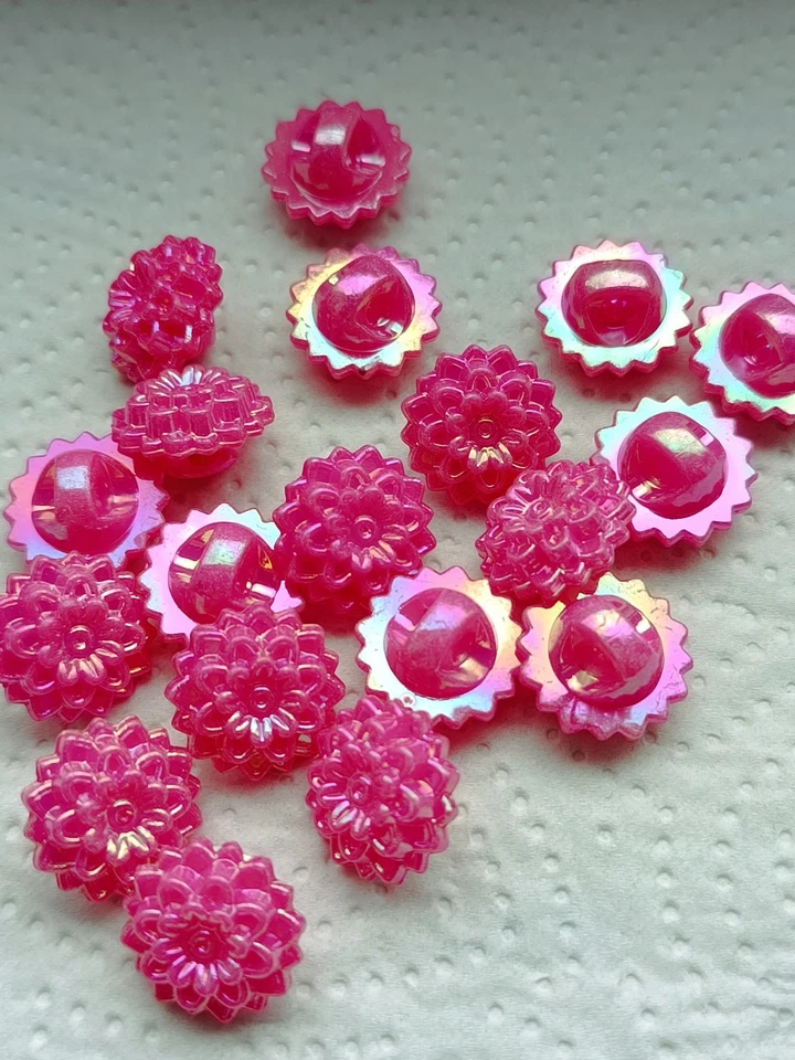 10 Blumen Knöpfe 11mm Öse Nähen Basteln Verzieren Glitzernd rosa Knopf - Bild 1 von 1