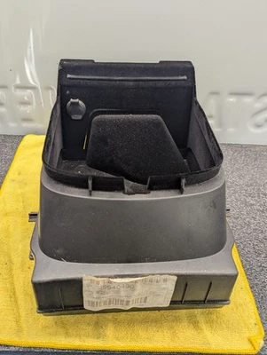 2007-2014 凯迪拉克凯雷德中心控制台 Cubby 存储组件 — 第 1/4 张图片