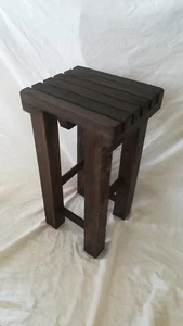 TABURETE listones. Estilo rústico. 55 cms. alto. Modelo rustikale Walnuss - Imagen 1 de 11
