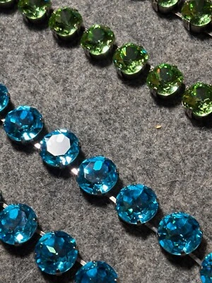 Colares de cristal austríaco estilo Anna Wintour - Imagem 1 de 4