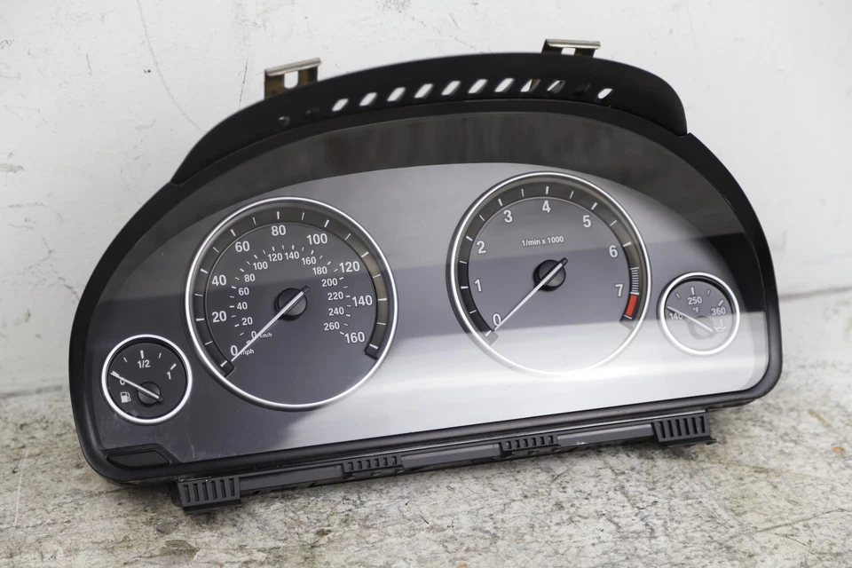 2011 2012 2013 BMW 528I 535I 550I MEDIDOR DE PAINEL DE INSTRUMENTOS VELOCÍMETRO 169K FABRICANTE DE EQUIPAMENTO ORIGINAL - Imagem 1 de 4