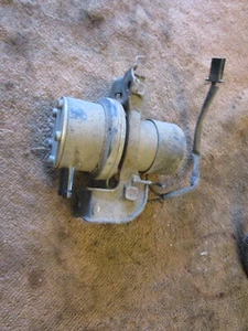 1983 Yamaha XVZ 1200 XVZ1200 fuel gas transfer pump bracket - Picture 1 of 2