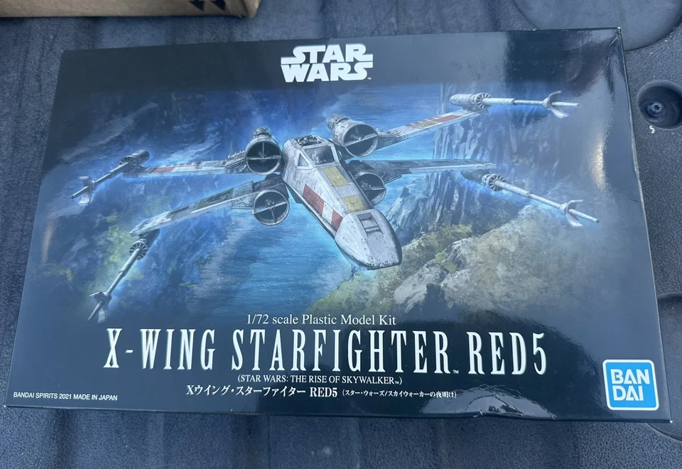 Bandai Star Wars X-wing Starfighter Red5 Rise of Skywalker 1/72 Model Kit