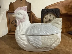 VTG Nesting Hen Lidded Candy Dish Royal Crown Hand Painted 6” Farmhouse Cottage - Picture 1 of 9