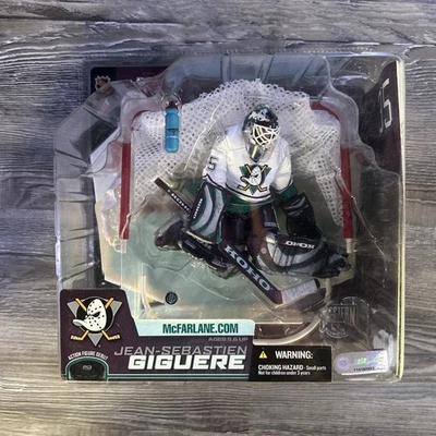 Camiseta deportiva blanca Jean-Sebastien Giguere McFarlane NHL Serie 7 Anaheim Mighty Ducks Foto 1 de 2