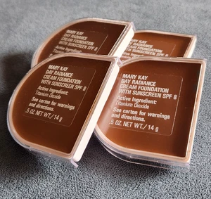 Mary Kay Day Radiance Creme-Foundation mit LSF 8. Rich & Walnut Bronze. 6310/6311 - Bild 1 von 1