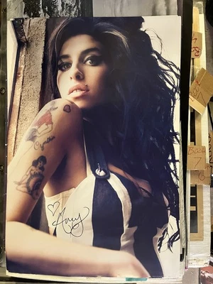 Póster de reimpresión con licencia de Amy Winehouse 24x36 publicación de Brasil foto rara Foto 1 de 4
