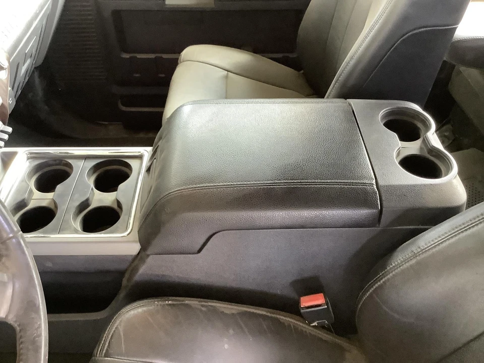 Consola central inferior delantera usada se adapta a: Ford F350SD 2016 camioneta piso con reposabrazos Foto 1 de 4
