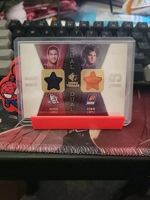 2008-09 SP Rookie Threads - Rookie Threads Dual Brook Lopez, Robin LopezGold /50 - Image 1 of 2