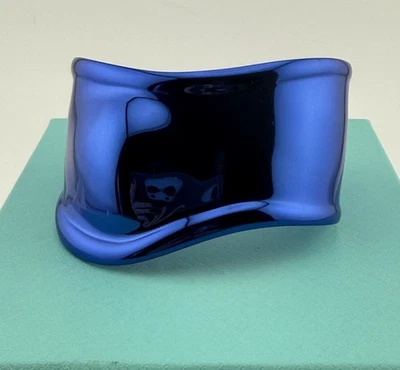 RARO Tiffany & Co. Edición Limitada Azul Elsa Peretti Hueso Puño, Motivo Pequeño Foto 1 de 4