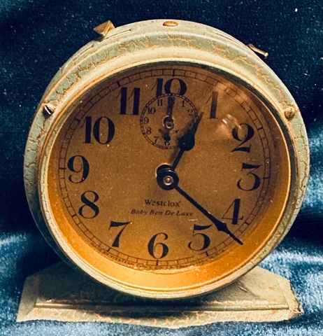 👀 Westclox Baby Ben De Luxe Desk Clock 30-Hour, Time/Alarm Runs 👀 Cover