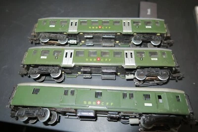 MARKLIN CONVOGLIO SVIZZERO ANNI 50 CON DUE CARROZZE 348/1 ED UN BAGAGLIAIO 348/4 - Immagine 1 di 4