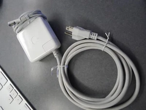OEM Apple Power adaptor with Extension Cable - Picture 1 of 9
