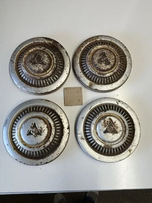 (4) 1961-70 Dodge D100 Sweptline 1/2 Ton Painted Hubcaps, A100 Van - Image 1 of 4