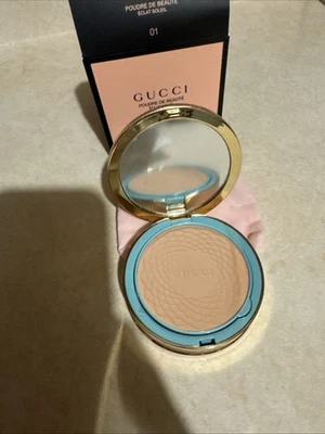 GUCCI Poudre De Beaute Eclat Soleil (SHADE: 01) *new-in-box** - Image 1 of 3