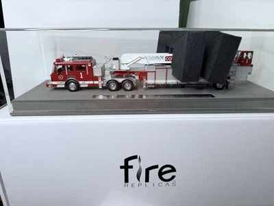 Réplicas de incendios 1/50 ALF EAGLE Columbus División de Bomberos ESCALERA 1 CENTRO Foto 1 de 4