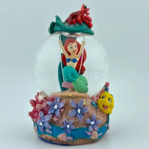 Disney Store Die kleine Meerjungfrau Arielle auf einer Schaukel Deko 3" Mini Schneekugel - Bild 1 von 6