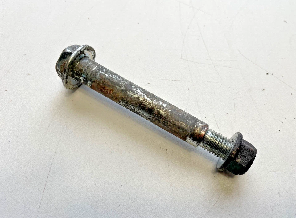 Yamaha FJ1200 (1XJ) 1986-1987 Strut Bolt Top 901051025000 - Image 1 of 3