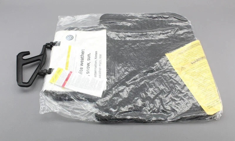 Genuine VW Tiguan Allspace 2018-on rear rubber floor mats set 5NA061512A 82V - Image 1 of 1