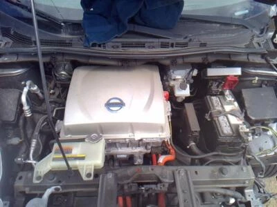 Used Front Right Door Assembly Front fits: 2015 Nissan Leaf electric Front Right - Изображение 1 из 4