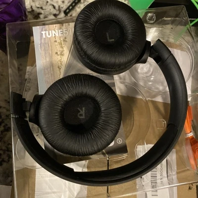 Беспроводная гарнитура-вкладыш JBL Tune 510BT — черная - Изображение 1 из 4