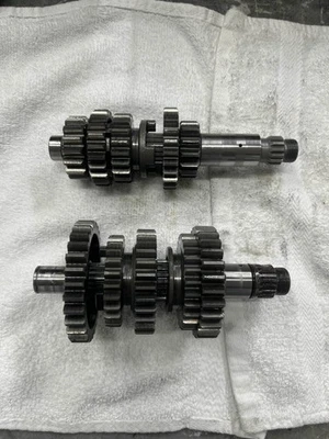 Yamaha yz250f 2002 transmisión con tambor de cambio y horquillas de cambio Foto 1 de 4