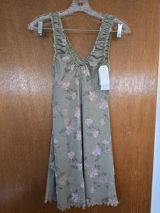 NWT Hippie Rose Sage w/ Purple Roses Size Small - Picture 1 of 5