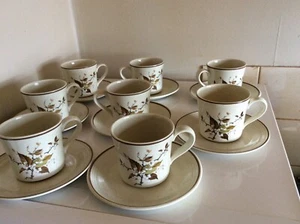8 X ROYAL DOULTON WILD CHERRY STONEWARE CUPS\ SAUCERS- FREEPOST UK - Picture 1 of 9