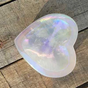 Ciotola a forma di cuore al quarzo rivestita di aura - Foto 1 di 3