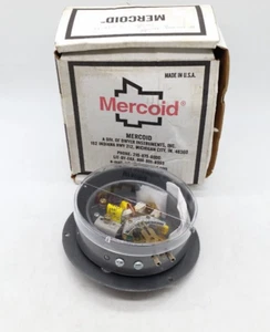 Dwyer - Mercoid DA-34-153-1 Bourdon Tube Pressure Switch - Picture 1 of 7