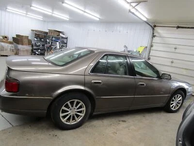 Strut Assembly CADILLAC SEVILLE Right 98 99 00 01 02 03 04 - Image 1 of 4