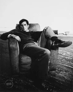 VTG Philippe Halsman Photo Print Anthony Perkins ActorPortrait 1956 Mat 14x16 - Picture 1 of 2