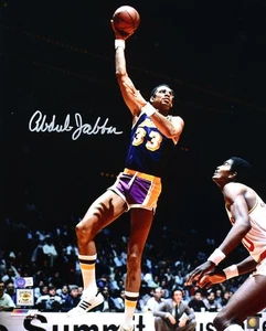 Kareem Abdul-Jabbar Autographed Los Angeles Lakers 16x20 Skyhook Photo- Beckett - Picture 1 of 12