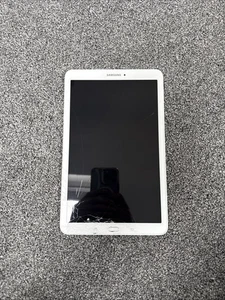 Samsung Galaxy Tab E 9.6” SM-T560 White Wi-Fi 8GB 5MP Android LCD Damaged - Picture 1 of 3